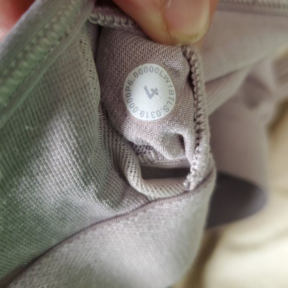 Lululemon Free To Be Tank *Everlux Bra Top Strappy Back Smoky Blush Sz 4 - Picture 9 of 9